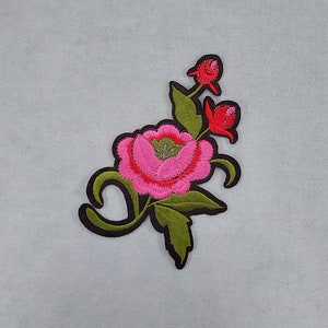 Embroidered iron-on flower patch, iron-on badge, customize clothes and accessories
