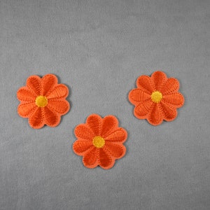 Set of 3 iron-on flowers embroidered on iron or sewn, customize clothes and accessories Oranges