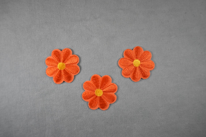 Set of 3 iron-on flowers embroidered on iron or sewn, customize clothes and accessories Oranges