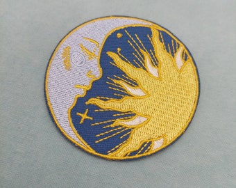 Toppa Ricamata Teschio Luna Crescente – 7,5x7,5 Cm, Applicabile Con Ferro Da Stiro O Cucitura, Per Jeans, Borse, Cappelli