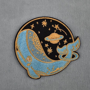 Patch Illustration whale in space iron-on, embroidered fabric badge