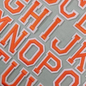 Parches de letras del alfabeto naranja para planchar, insignias bordadas, Personalizar, Personalizar