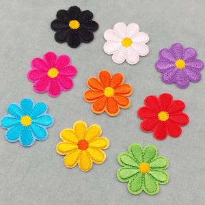 Lot 9 patchs fleurs thermocollants multicolores, Écussons marguerites couleurs brodés sur fer