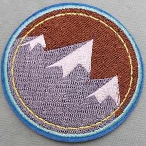 Patch thermocollant Montagnes, écusson brodé image 2