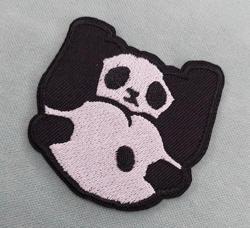 Patch Funny panda thermocollant 5.8 cm / 5.8 cm, Écusson brodé sur fer image 2