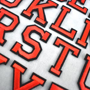 Toppe termoadesive con lettere dell'alfabeto rosse, toppe ricamate, personalizza, personalizza