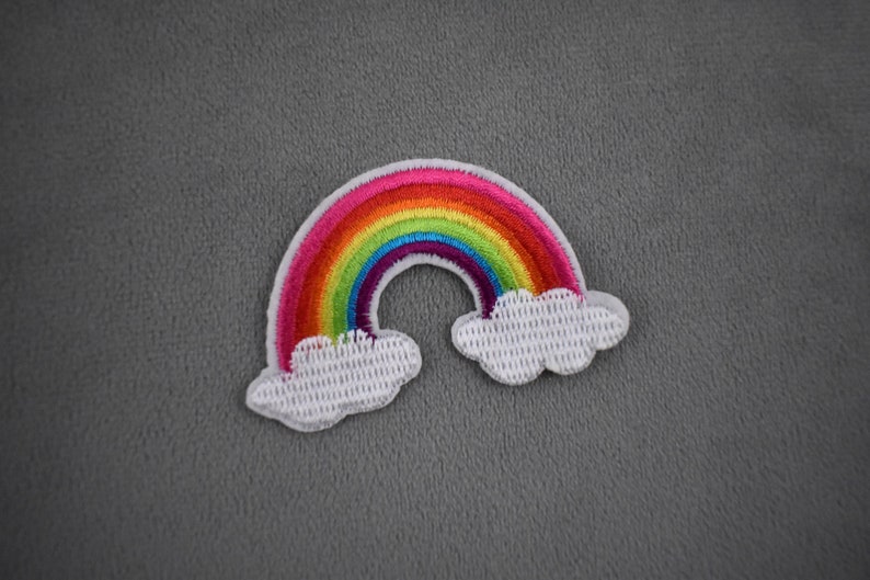 Patch Arc-en-ciel brodé, écusson thermocollant image 1