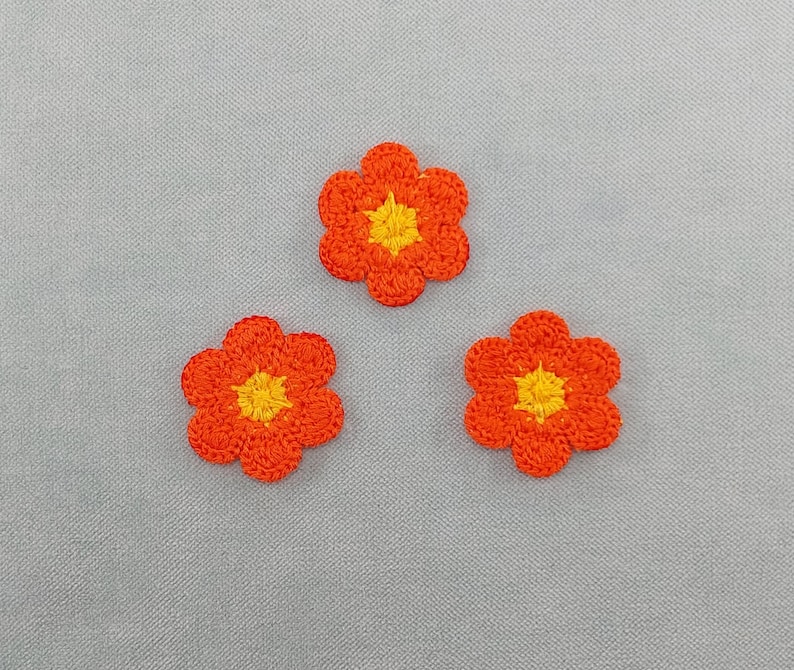 Lot de 3 Fleurs brodées, Écussons NON thermocollants brodés, à coudre, customiser vêtements et accessoires Oranges