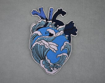 Heart patch illustration of the great wave of Kanagawa, embroidered iron-on patch, sewing patch, customize clothing and accessories