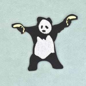 Strykbar lapp med panda och bananer 7 cm x 9 cm, broderad lapp