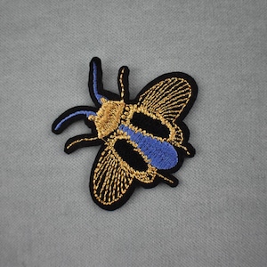 Embroidered iron-on flying insect patch, iron on patch, sewing patch, customize clothing and accessories