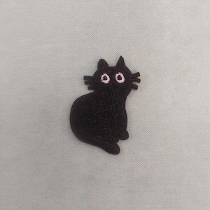 Little black cat patch, embroidered iron-on badge