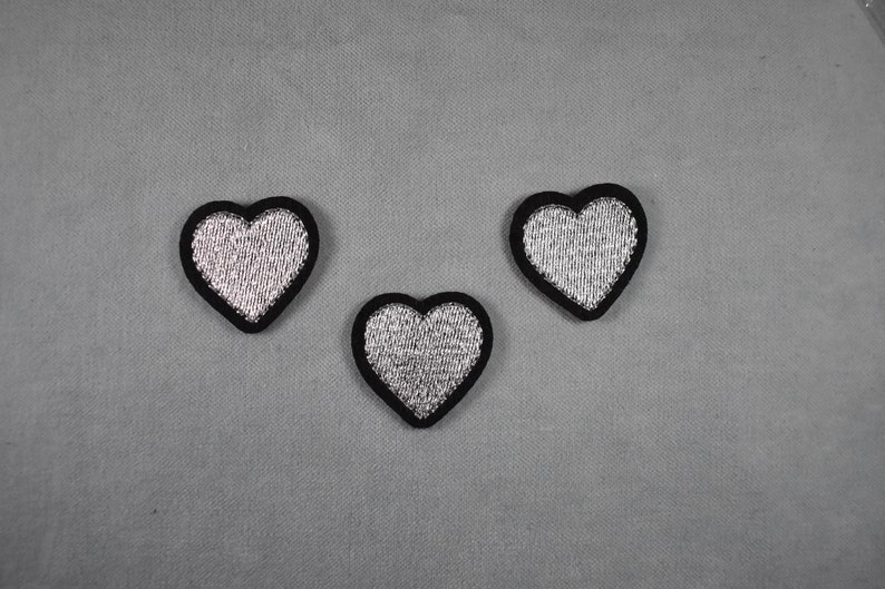 Lots 3 patchs cœurs brodés, écussons thermocollants, fer sur patch, patch à coudre, customiser vêtements et accessoires image 3