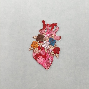 Bloemenhart-patch, geborduurde strijkpatch, opstrijkpatch, opnaaipatch, personaliseer kleding en accessoires