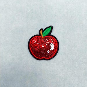 Patch pomme rouge thermocollant, écusson brodé
