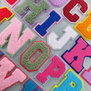 Parches de letras del alfabeto de chenilla multicolor, varias insignias de contorno, personalizar, personalizar
