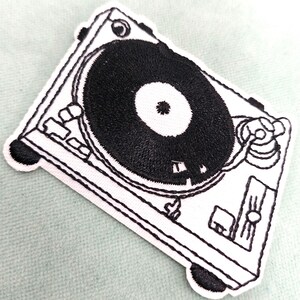 Vintage turntable patch, embroidered iron-on patch image 2