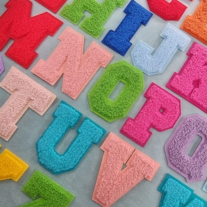 Parches de letras del alfabeto de chenilla multicolor, varias insignias bordadas para planchar, personalizar, personalizar