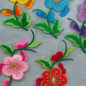 Patch fleur thermocollant brodé, En 5 couleurs, customiser vêtements et accessoires image 7