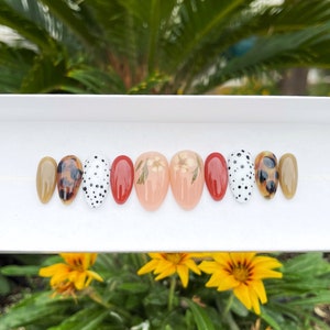 OPHELIA | Autumn Press On Nails with Encapsulated Real Dried Flowers, Tortoise Shell Design and B&W Polk-a-dot Design | Reusable