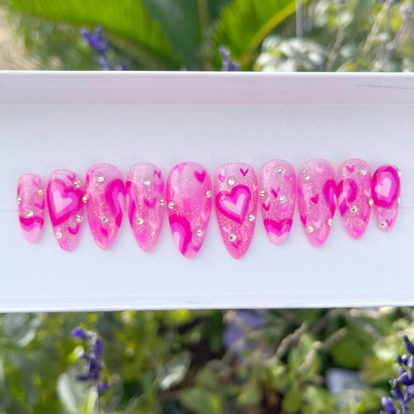 Fallende 4 U | Rosa Glitzer-Herz Drücken Sie auf die Nägel | Süße Valentines Drücken Sie auf die Nägel | Liebe Tag Nägel | Mittel Almond Nägel | Wiederverwendbare Kleber