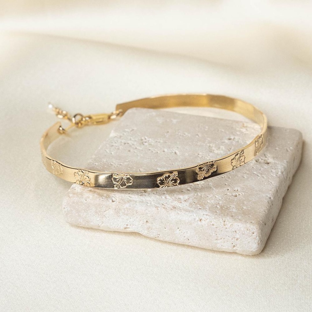 ■VINTAGE HOLLYWOOD■ Hawaiian Flower Bracelet VH2336BR006B 074-00831_7d63151c-098d-4b6f-