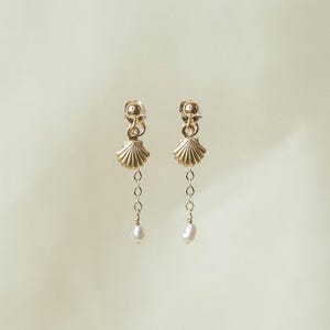 Seashell Drop Chain Earring Stud, Fresh Water Pearl Studs, Dangle Chain Earring, Dainty Chain Stud Earrings, 14K Gold Fill, Sterling Silver