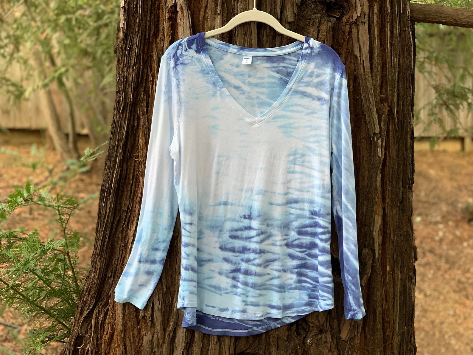 Shibori V-Neck Long Sleeve T-shirt with Arashi Tie-Dye Print | Etsy