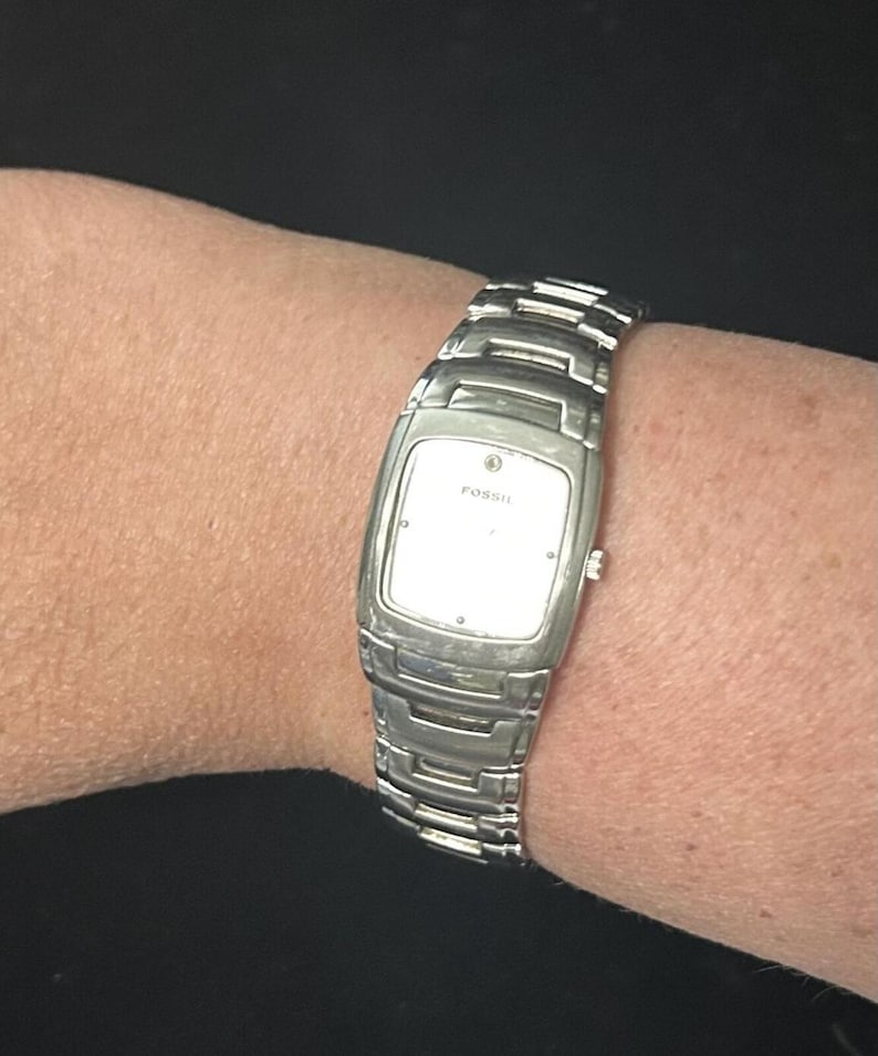 Vintage Fossil Silver Tone Watch | Minimalist Sleek Industrial Y2K Wristwatch Jewelry image 7