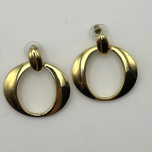 Vintage Earrings Gold Tone Oval Drop Retro Bold 80s Glam Style Statement Jewelry