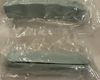 NWT Set Blue Silicone Grip Pot Holder Sleeve Pan Handle Cover Grip Kitchen Tool