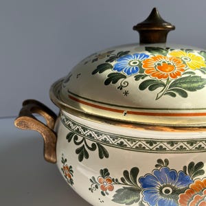 Vintage Asta Floral Pot | Dutch Oven