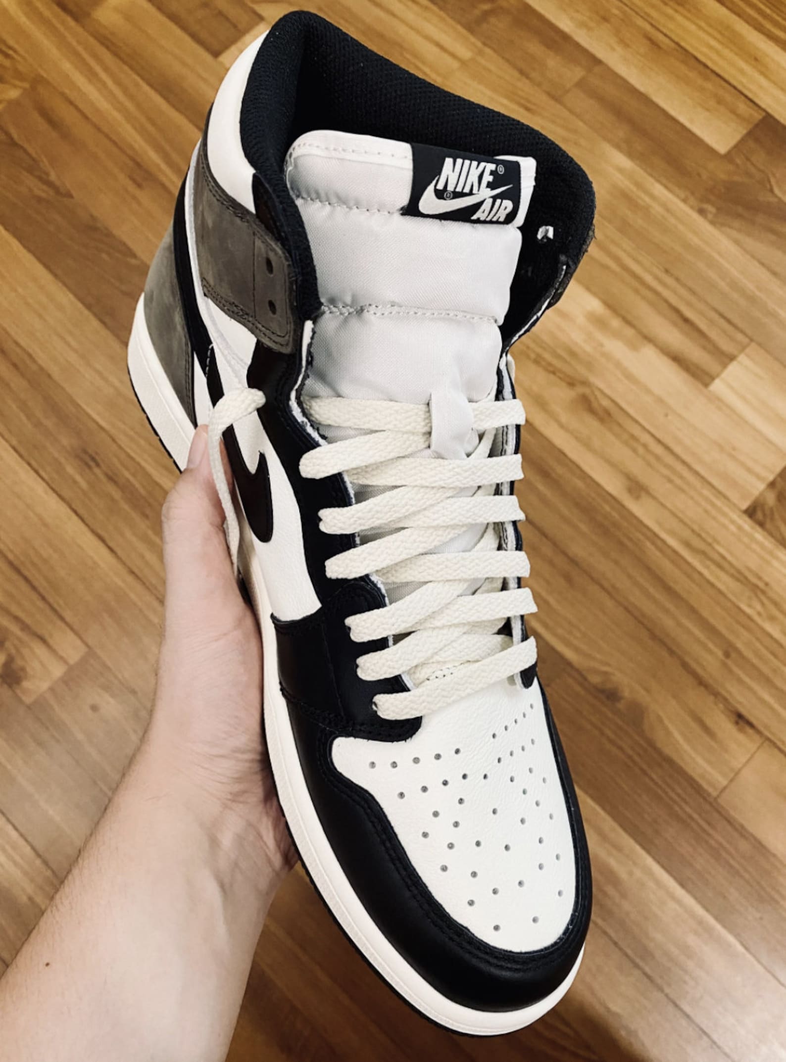 cream jordan 4 laces