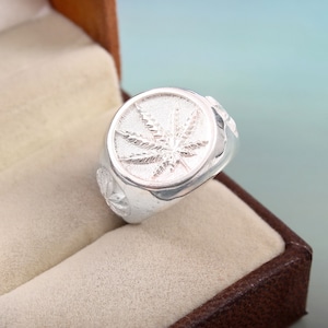 Flower Leaf Silver Ring, 925 Sterling Silver Marijuana Leaf Ring, Cannabis Ring, Marijuana Ring, Pot Leaf Weed Ring, Silver Leaf Signet Ring