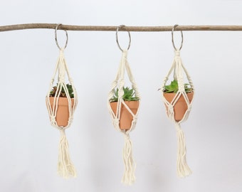 Macrame mini panier suspendu Vanlife, noué à la main, pour la voiture, van, camping-car, suspension succulente, rétroviseur, Macrame Plant Hanger