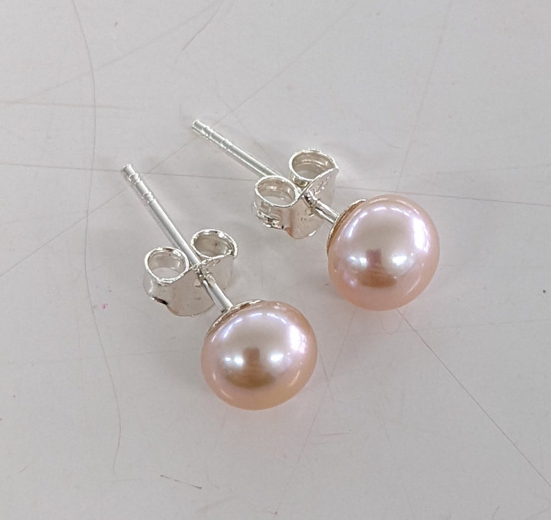 Australian seller stock 925 sterling silver VERY SMALL Peach-Lavender Freshwater Pearl Stud Earrings women girls teen image 1