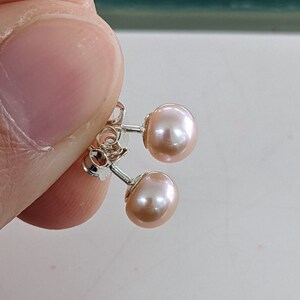 Australian seller stock 925 sterling silver VERY SMALL Peach-Lavender Freshwater Pearl Stud Earrings women girls teen image 2