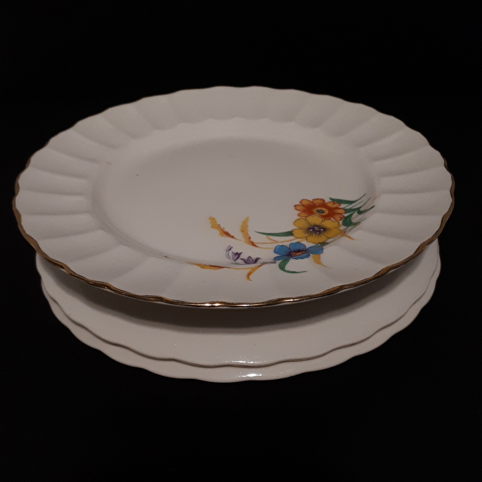 Sovereign Potters Primrose Earthenware 3 Luncheon Plates Etsy