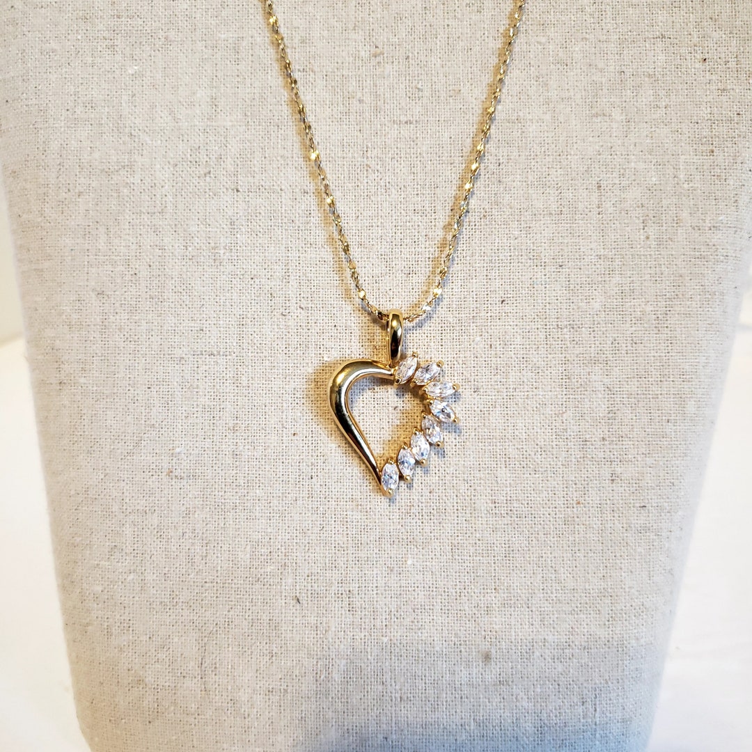 ■VINTAGE HOLLYWOOD■ Keyhole Heart Necklace VH249ONE001M Open Heart Necklace Vintage Gold Tone Clear Marquis