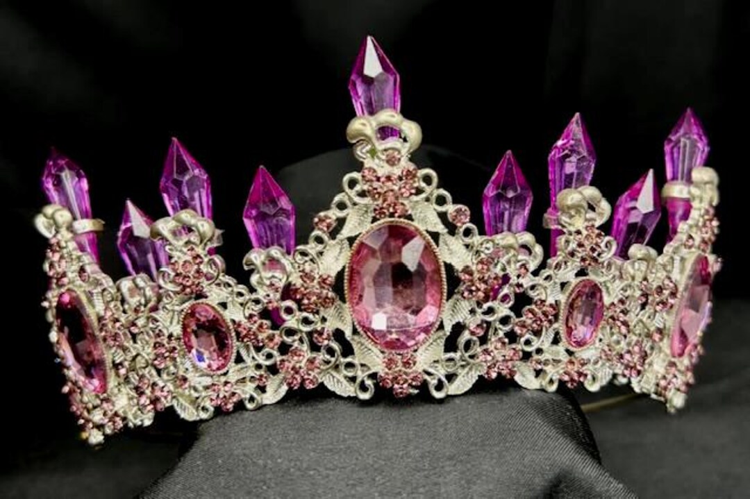 Light Lavender Crystal and Rhinestone Tiara, Crown on Silver  display picture 2