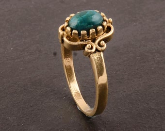 Emerald ring, raw emerald ring, gold raw emerald oval ring,emerald vintage engagement ring,raw emerald ring,dainty ring
