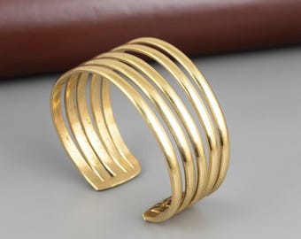 Breites Manschettenarmband, modernes Gold Manschettenarmband, breite Armbänder, Gold offene Manschette, Statement Gold Manschette, Gold Manschette, Armreif für Frauen