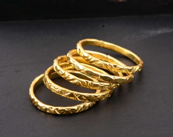 Set di 5 anelli sopra la nocca, anello midi impilabile, anelli in oro, anello a metà nocca, anello per nocca riempito in oro, anello martellato in oro,