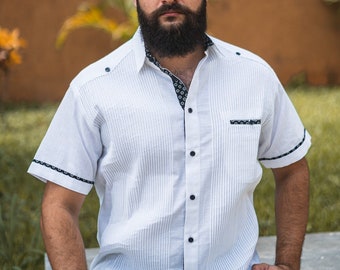 Handmade Presidential Guayabera, formal shirt for men with shirt sleeves made of Linen