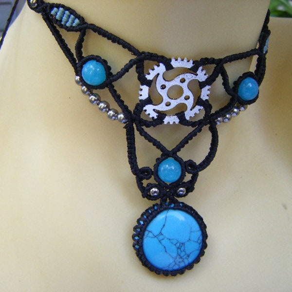 Collier macramé fil noir, pierre turquoise