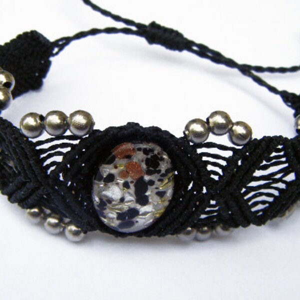 Bracelet macramé noir, pierre jaspe blanche, bhoème