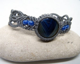 Micromacramé bracelet, blue agate stone
