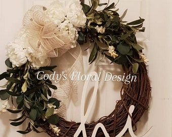 Grapevine Wreath 'Hi'