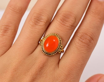 Anillo de latón con cornalina • Joyería hecha a mano con piedras preciosas ovaladas • Anillo vintage estilo bohemio • Anillo de cristal curativo • Regalo para mujer