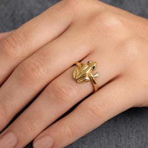 Brass Frog Ring – Handmade Animal Jewelry, Unique Amphibian Statement Band, Nature Inspired Gift for Women & Men, dg-das.